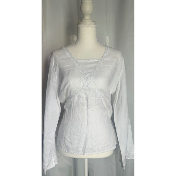 Eddie Bauer Tops - Eddie Bauer White Linen Embroidered Eyelet Long Sleeve V neck.